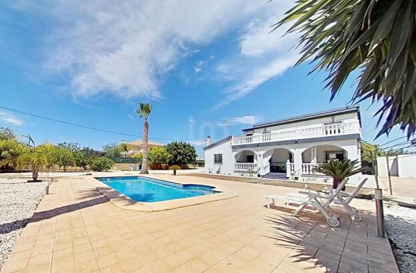 Independent chalet for sale in Barrio Centro, Elche / Elx
photo 1