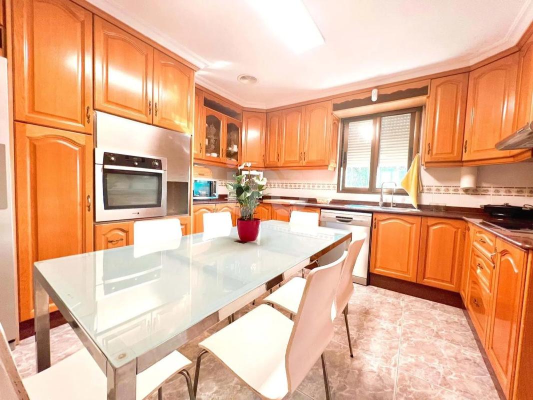Sale of independent chalet in Barrio Centro, Elche / Elx
 photo 2