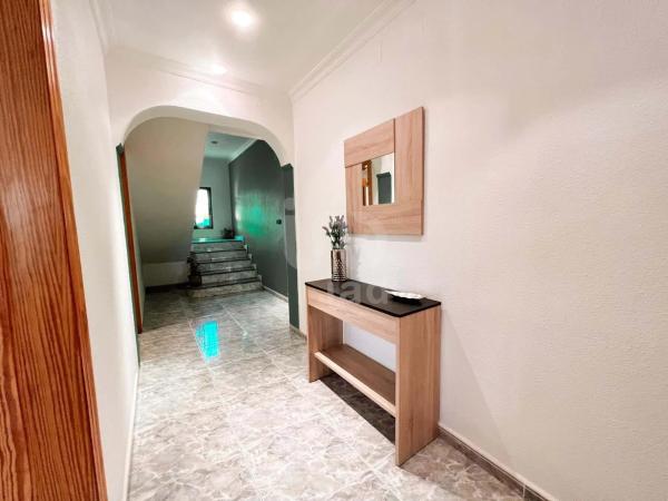 Independent chalet for sale in Barrio Centro, Elche / Elx
thumbnail 2