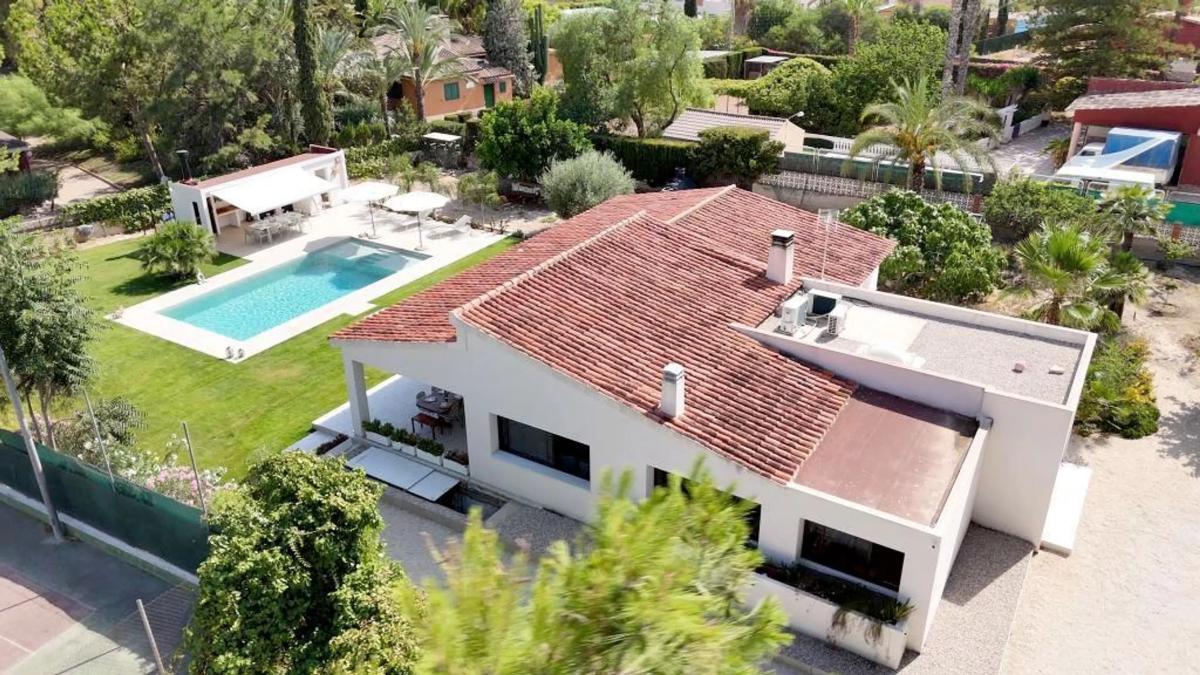 Properties for sale and rent in Spain photo 2