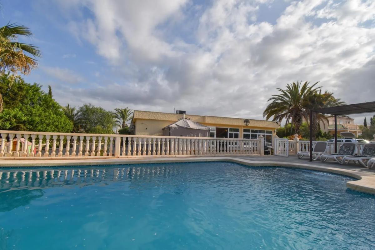 Properties for sale and rent in Spain photo 2