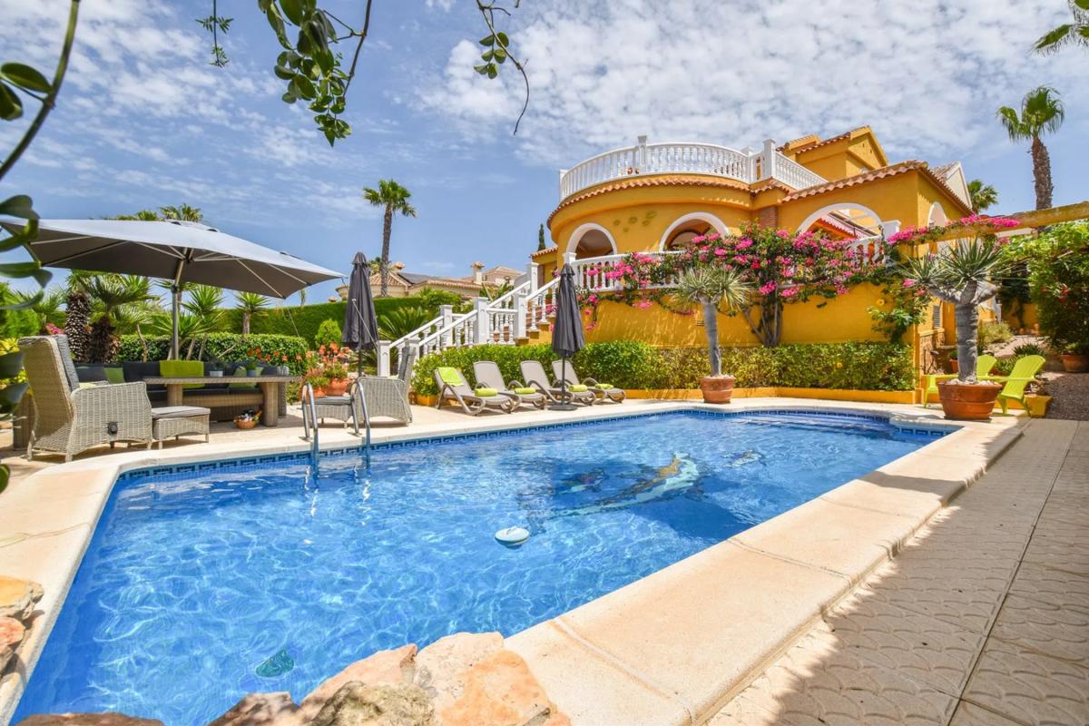 Properties for sale and rent in Spain photo 2