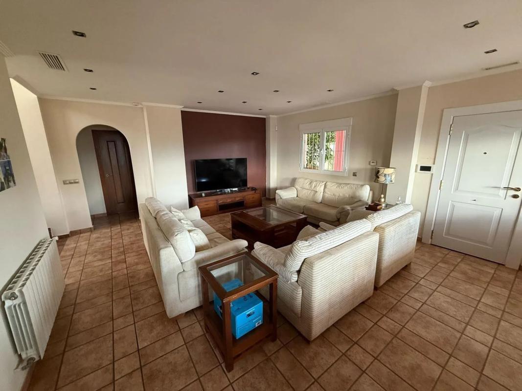 Properties for sale and rent in Spain photo 3