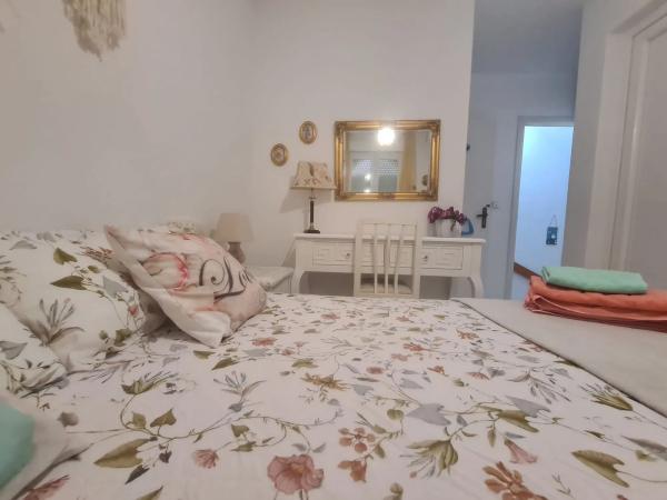 Chalet pareado en calle de Gaianes, 1 thumbnail 2
