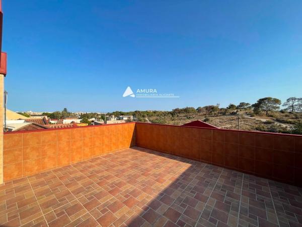 Chalet adosado en calle Pintor Sorolla photo 2