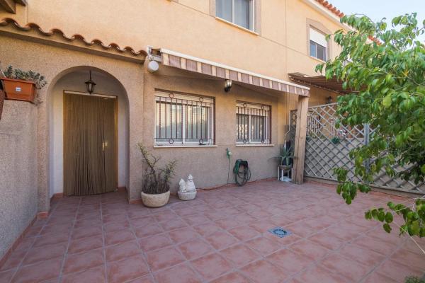 Chalet pareado en calle Cervantes photo 4