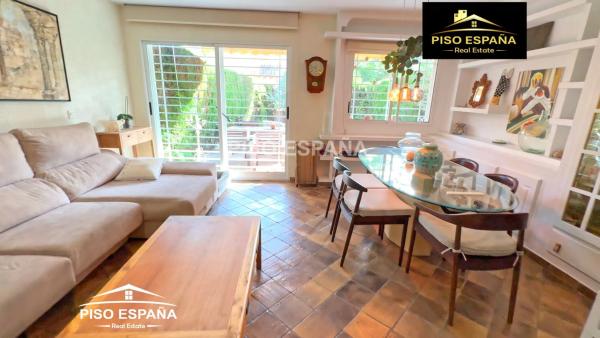 Chalet adosado en Av Creuetes photo 3