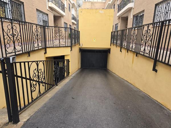 Chalet adosado en calle Pizarro photo 1