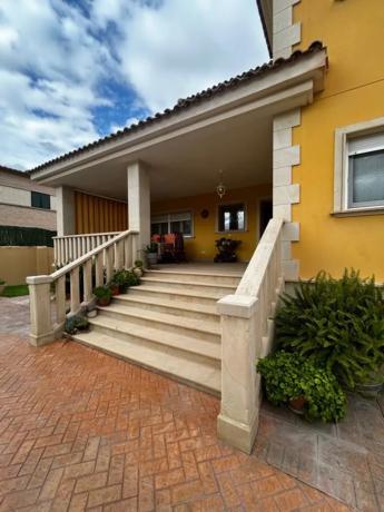 Casa independiente en calle Serra de la Grana thumbnail 2