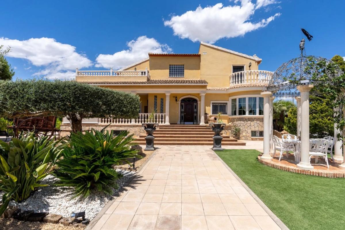 Properties for sale and rent in Spain photo 1