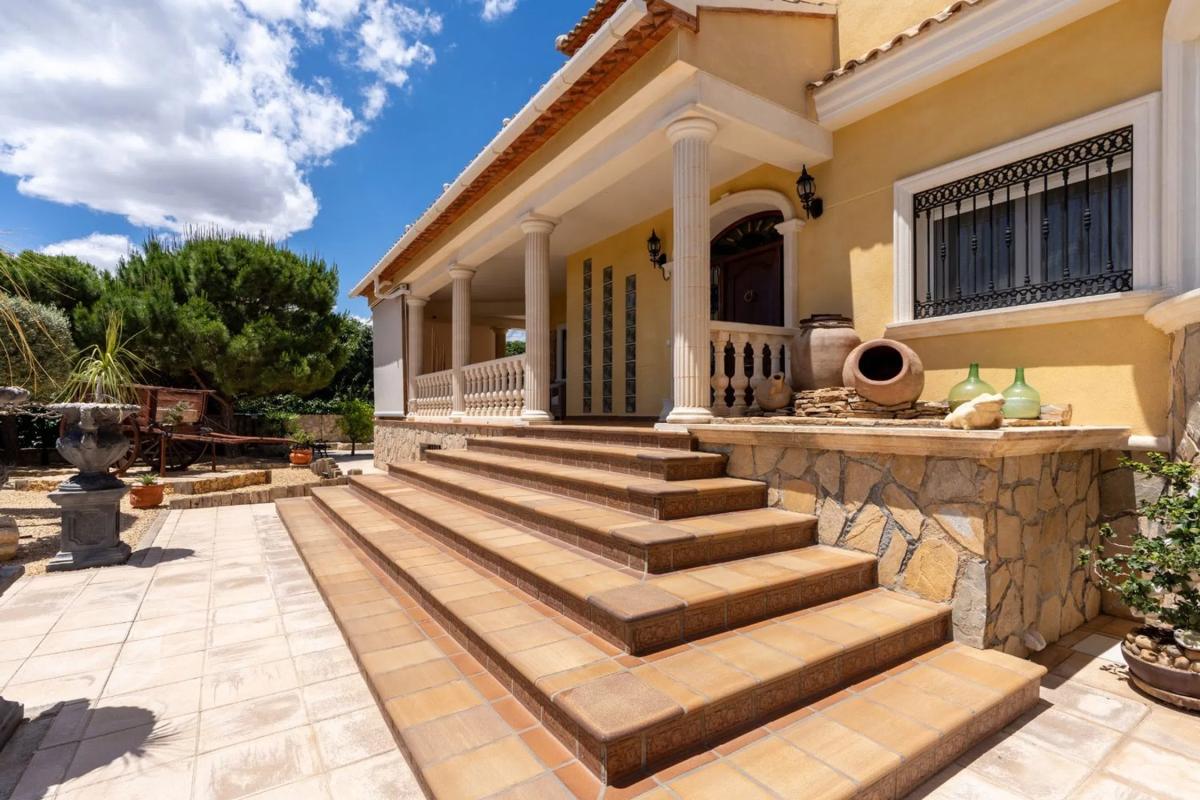 Properties for sale and rent in Spain photo 2