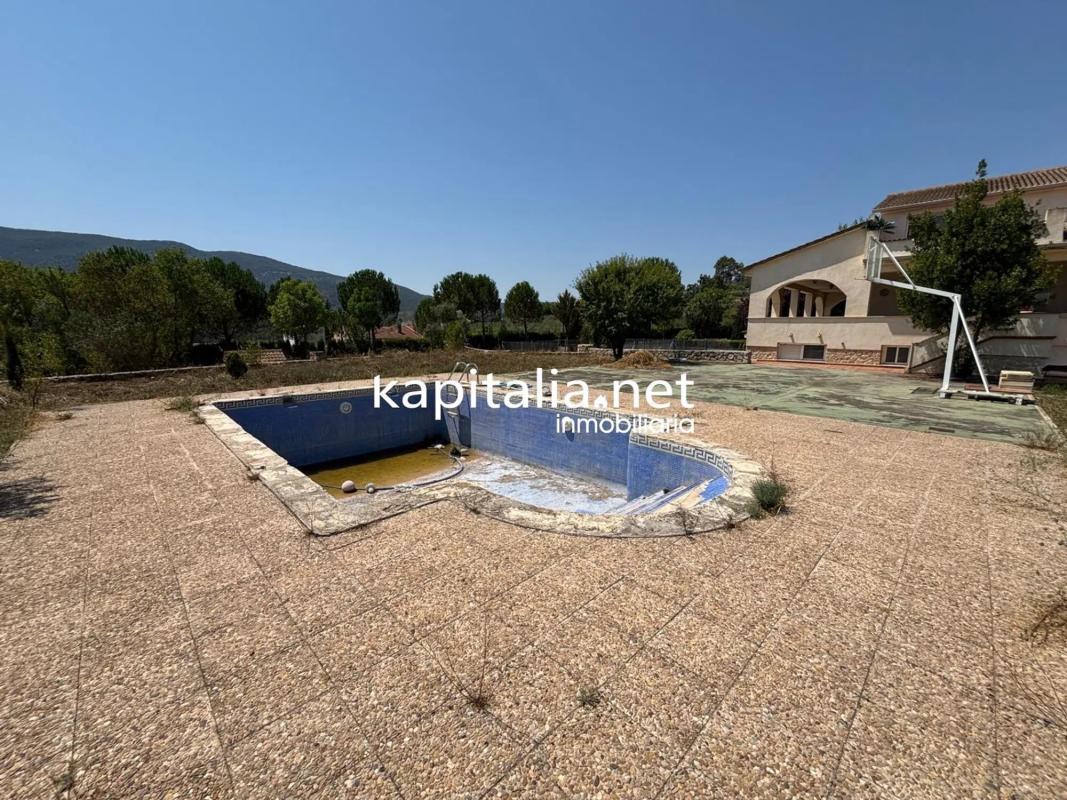 Недвижимость на продажу и в аренду в Испании photo 1