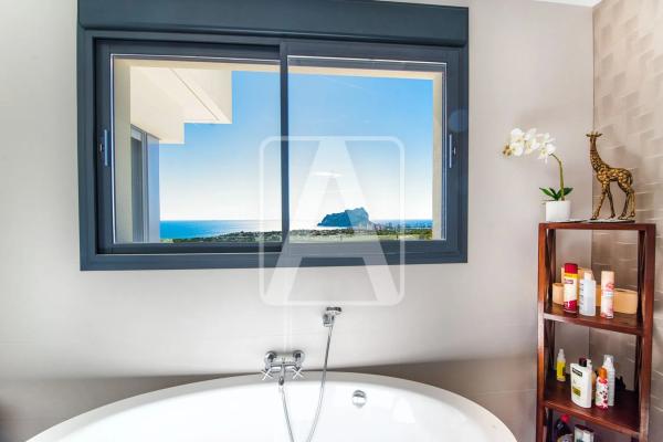 Independent chalet for sale in La Fustera, Benissa
photo 1