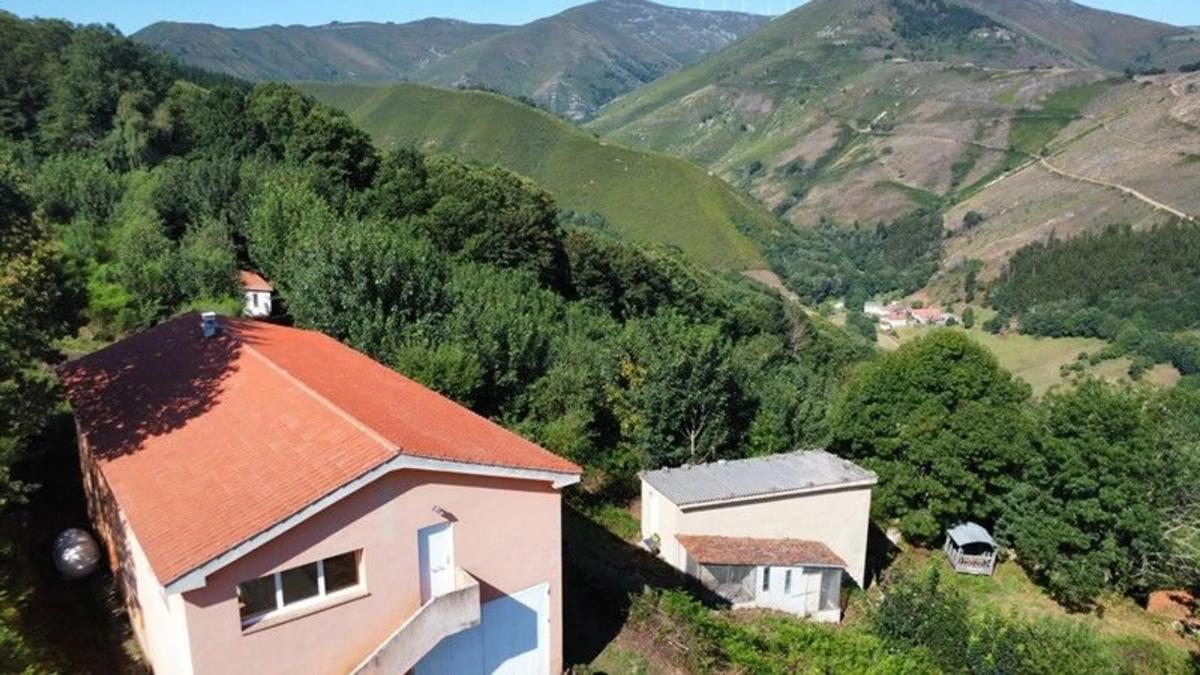Venta de finca rústica en  Calle Solares.C.P 33880, 19 , Allande photo 5