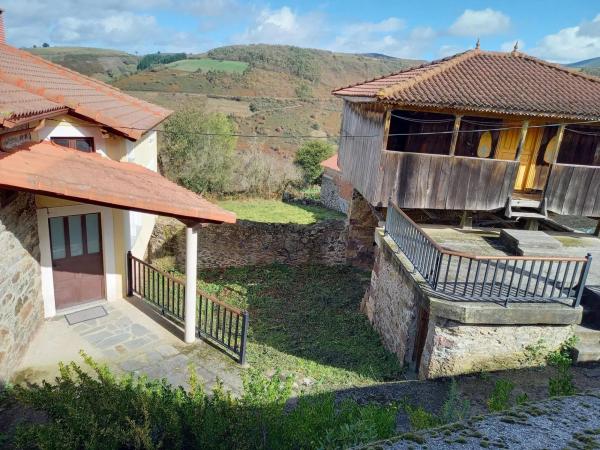 Casa de pueblo en Vía photo 3