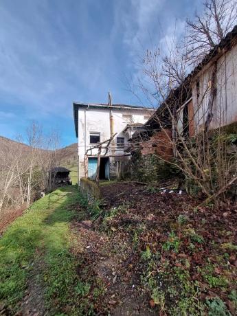 Casa independiente en calle Uría thumbnail 1