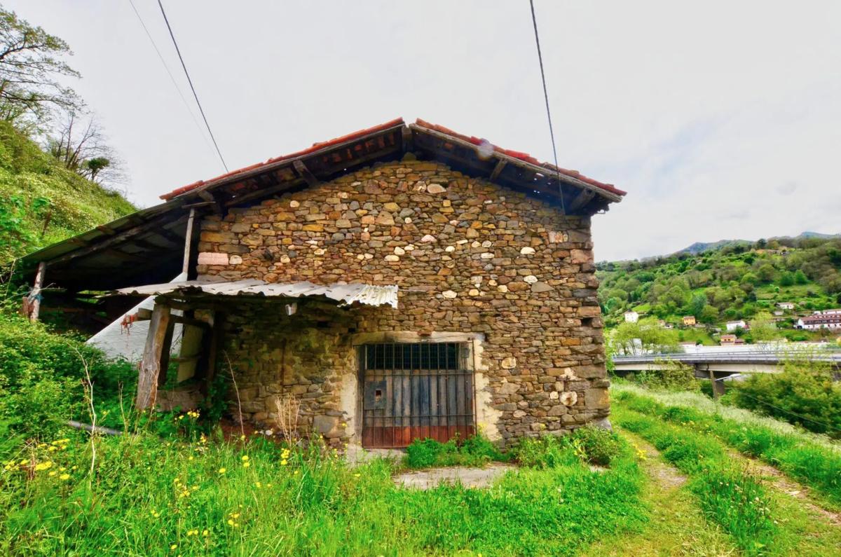 Venta de finca rústica en  Polígono 18,, 29691 , Mieres del Camino photo 4