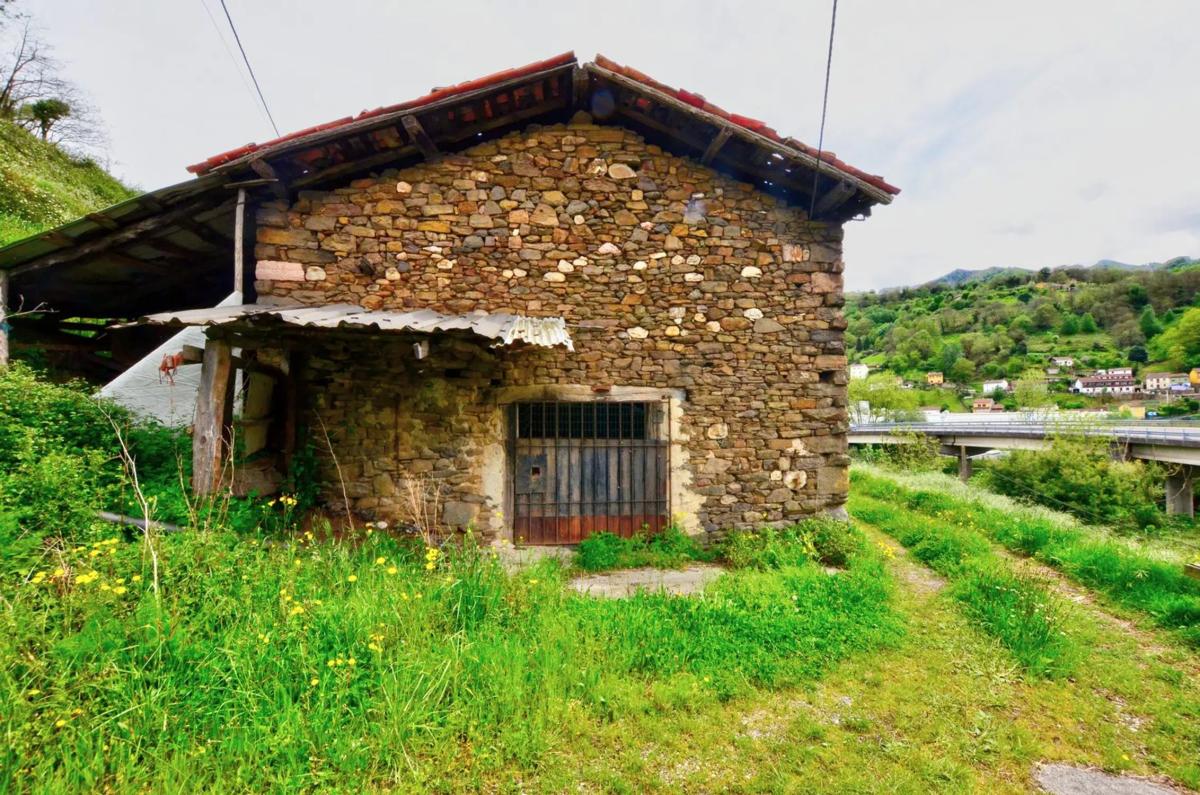 Venta de finca rústica en  Polígono 18,, 29691 , Mieres del Camino photo 5