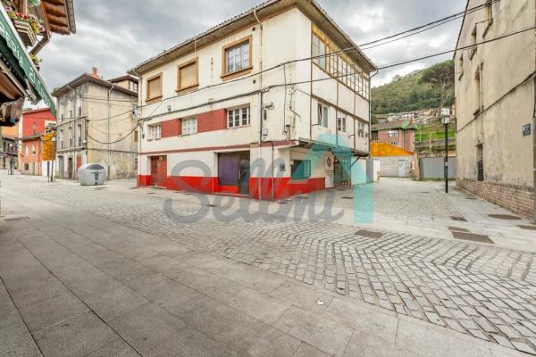 Casa independiente en calle Silvino Arguelles photo 1