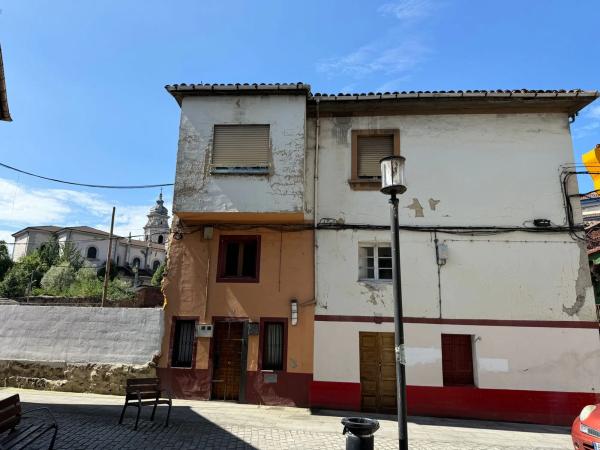 Casa de pueblo en calle Silvino Arguelles, 12 photo 1