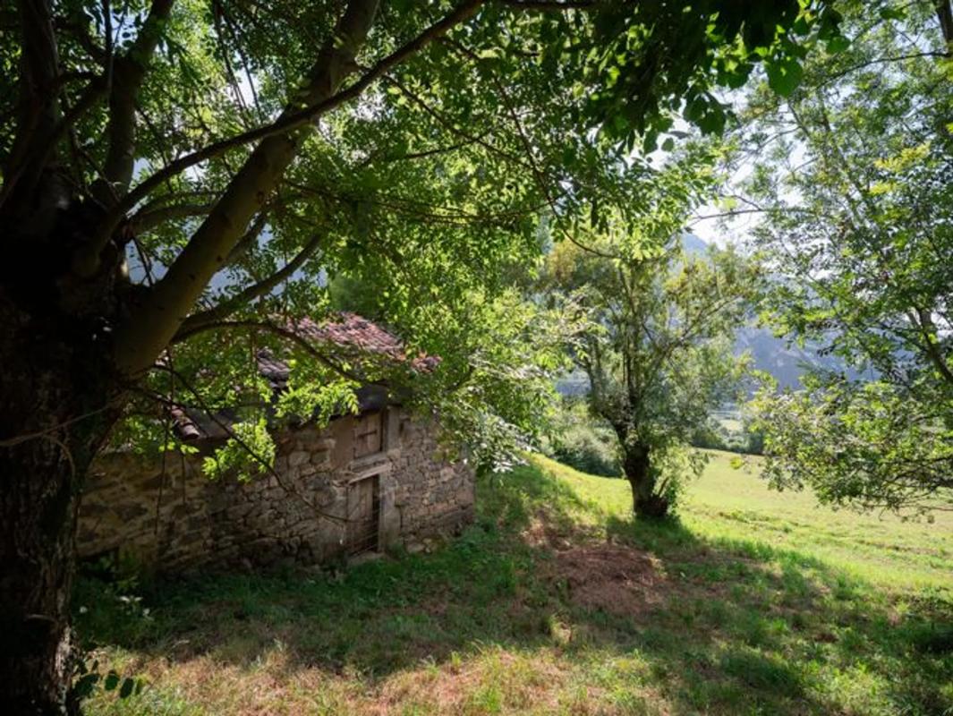 Venta de finca rústica en Aller , Aller photo 1