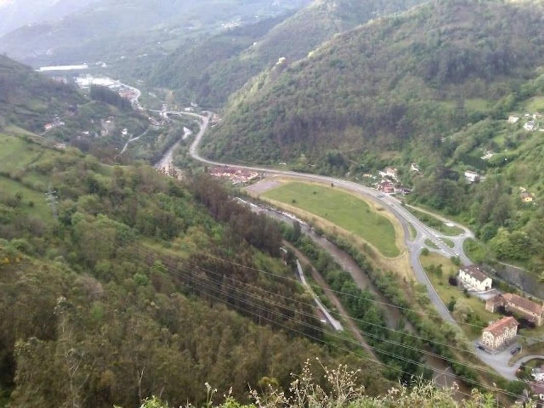 Venta de finca rústica en El pedroso, 14 , Mieres del Camino photo 1