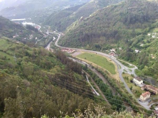 Rustic farm for sale in  El pedroso, 14 , Mieres del Camino photo 1