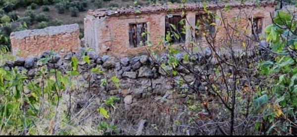 Rustic farm for sale in  El pedroso, 14 , Mieres del Camino photo 3