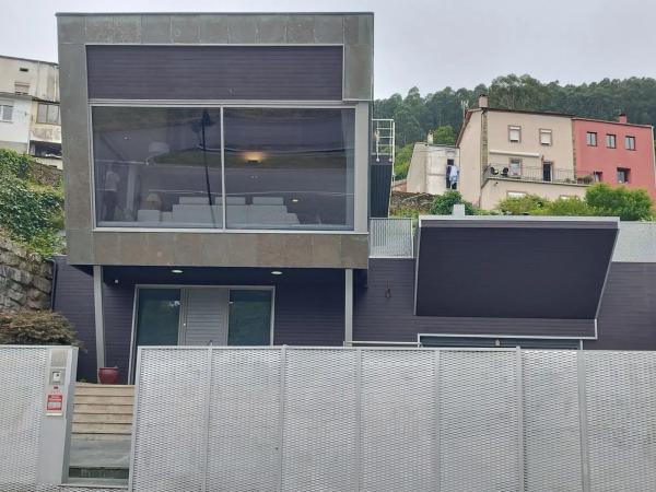 Casa independiente en avenida de Taramundi thumbnail 2