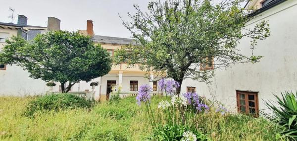 Casa independiente en avenida de Galicia thumbnail 1