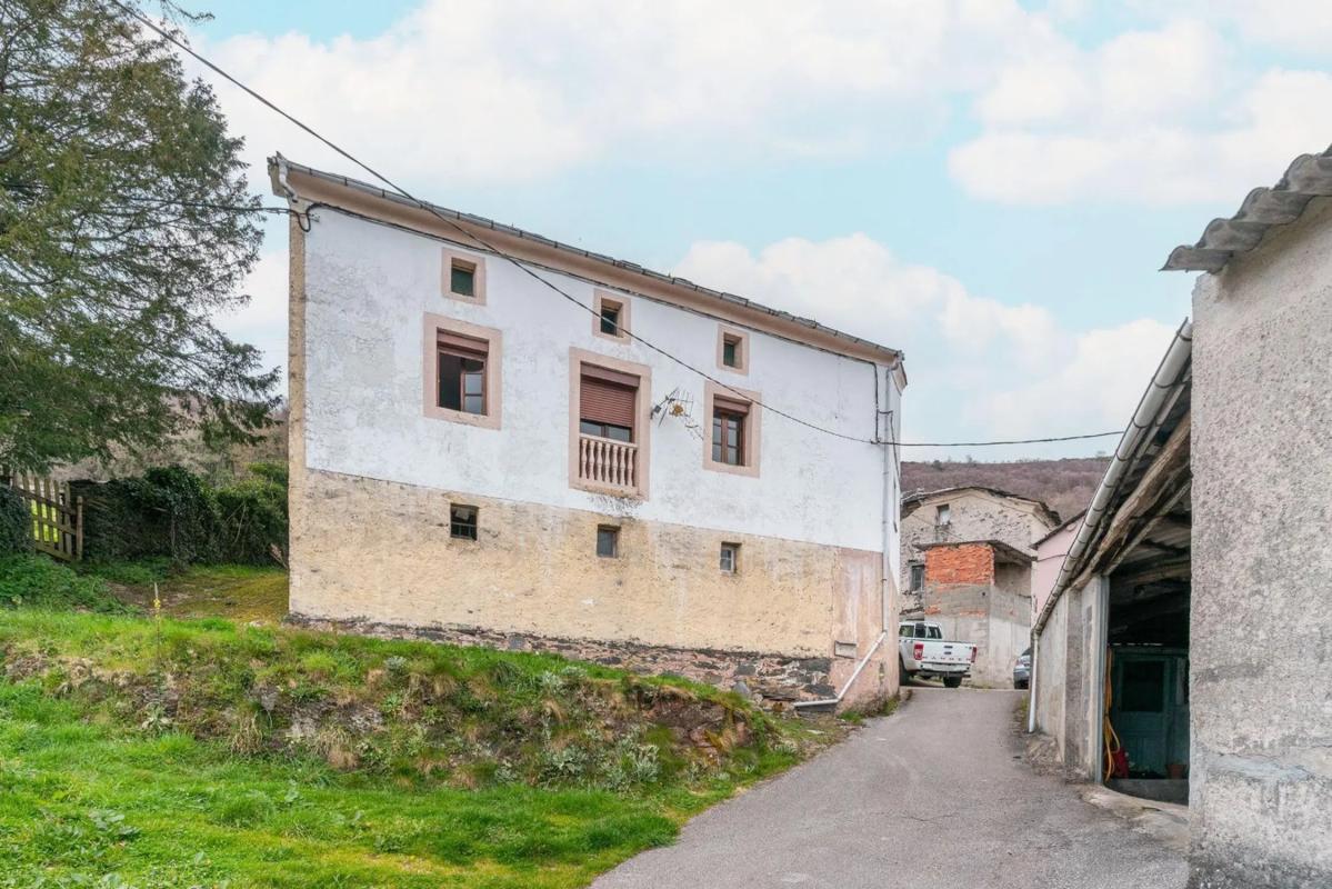 Недвижимость на продажу и в аренду в Испании photo 1