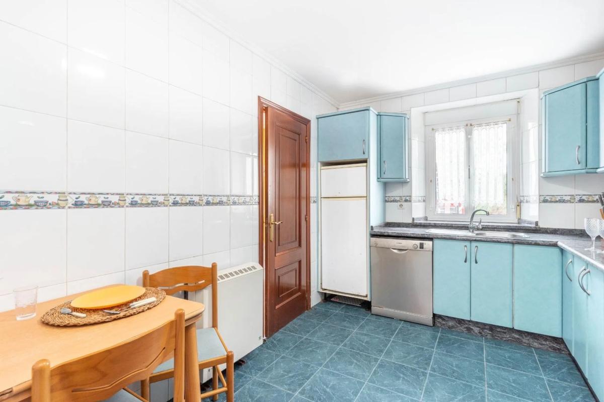 Properties for sale and rent in Spain photo 1