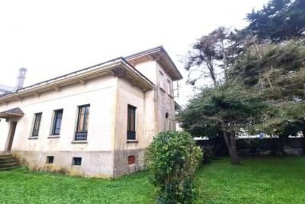 Casa independiente en avenida de Galicia thumbnail 1