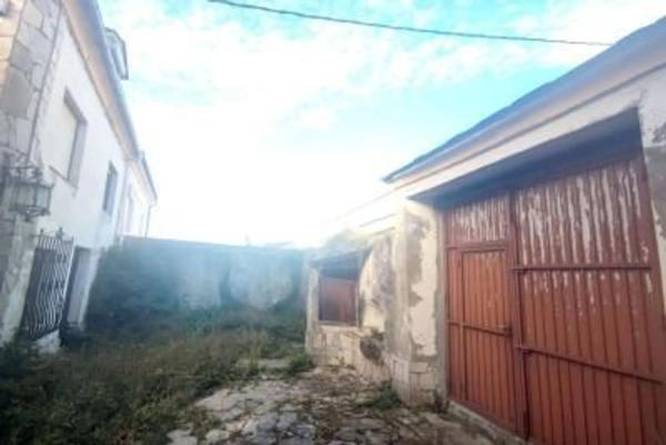 Casa independiente en avenida San Esteban thumbnail 2
