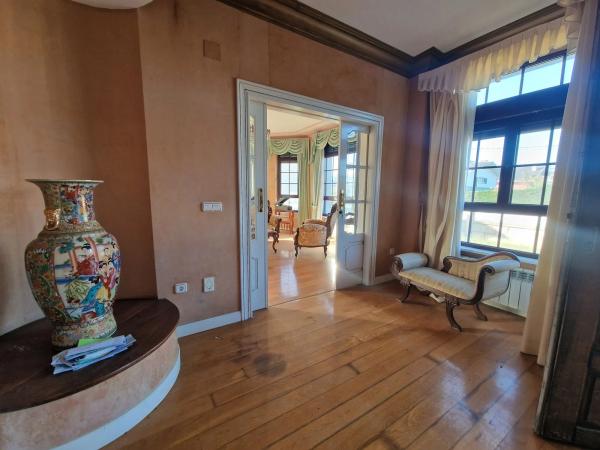 Casa independiente en avenida Navia Asturias thumbnail 2
