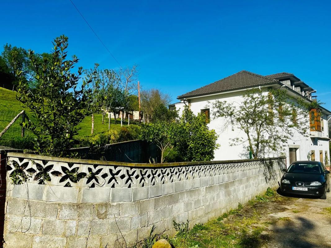 Properties for sale and rent in Spain photo 5