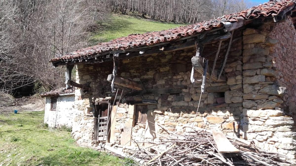 Venta de finca rústica en  Soto de Agues s/n , Sobrescobio photo 2
