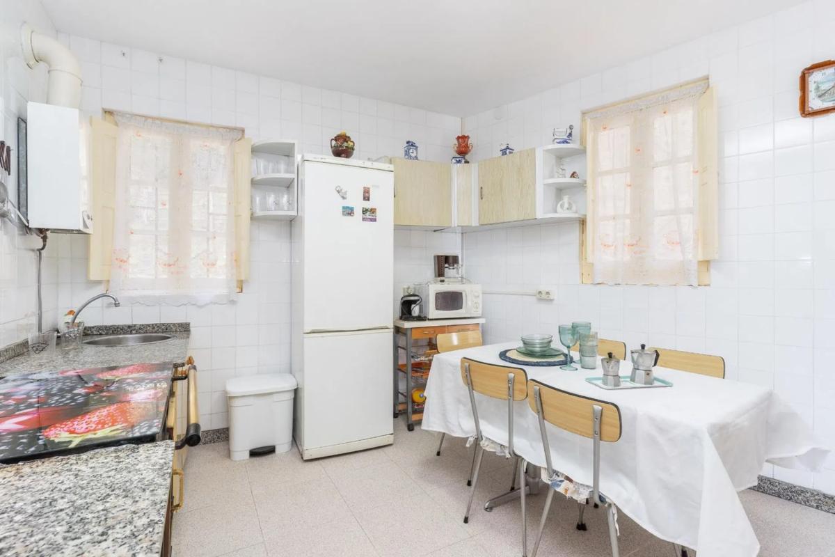 Properties for sale and rent in Spain photo 1