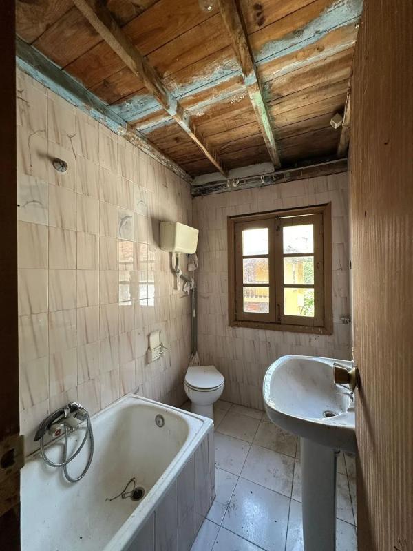 Properties for sale and rent in Spain photo 2