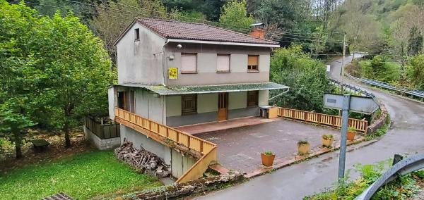 Casa independiente en carretera de Coballes a Caleao s/n photo 1