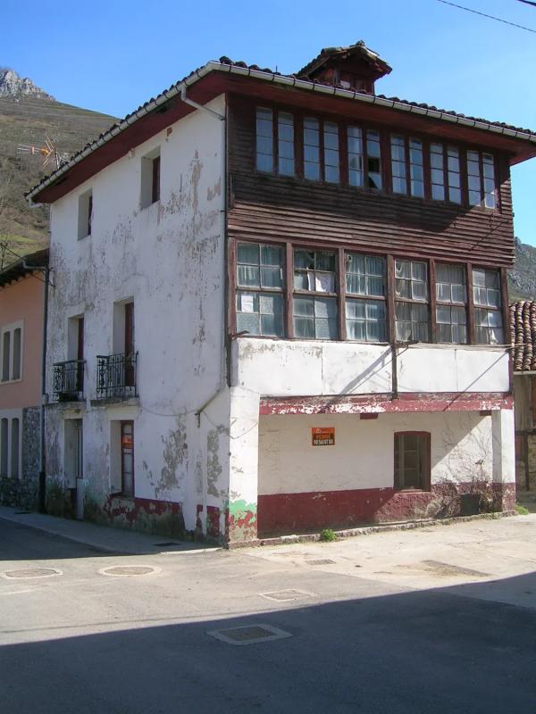 Propiedades en venta y alquiler en España photo 1