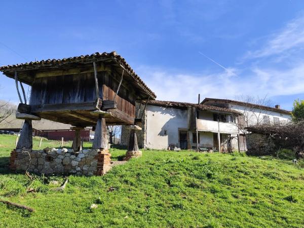 Casa de pueblo en Lugar Prunales, 5 photo 1