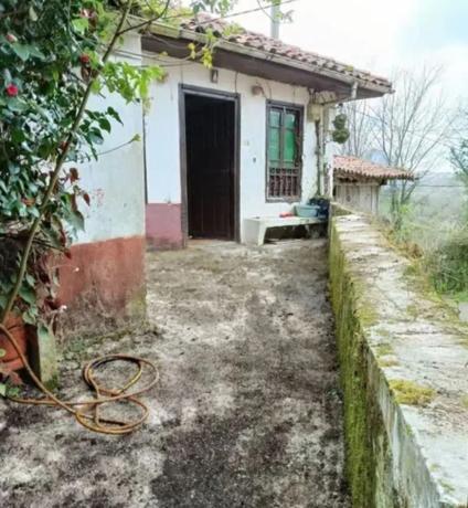 Casa de pueblo en Buda thumbnail 1