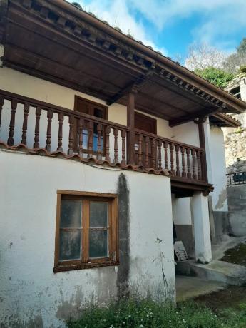 Casa de pueblo en Lugar Alevia photo 1