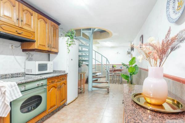 Casa independiente en avenida Covadonga, 50 photo 1