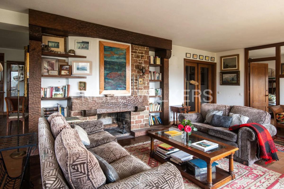 Properties for sale and rent in Spain photo 1