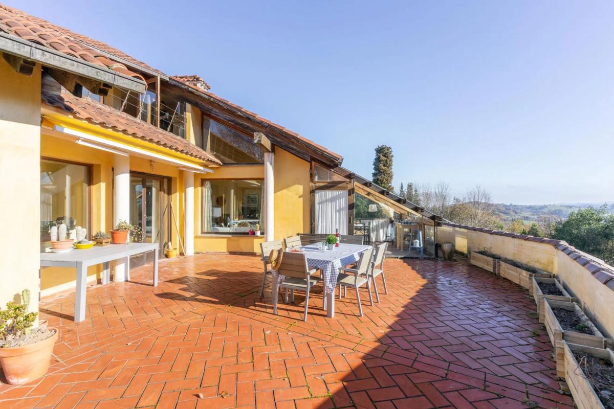 Properties for sale and rent in Spain photo 3