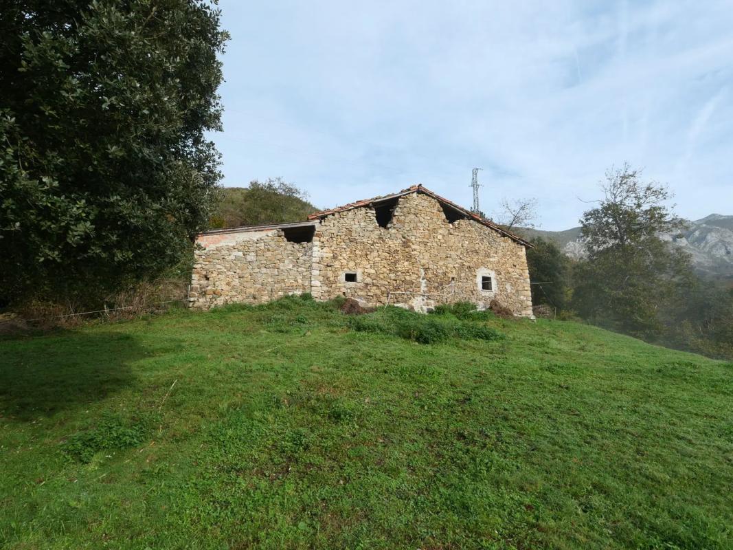 Venta de finca rústica en  Lugar la Usteriza, 24 , Peñamellera Alta photo 2