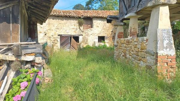 Rustic farm for sale in Vibaña-Ardisana-Caldueño , Llanes thumbnail 1