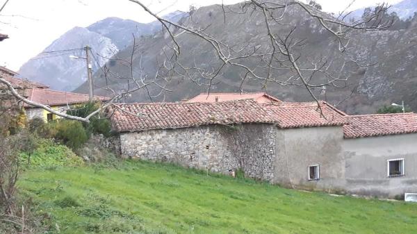 Rustic farm for sale in  Vibaña-Ardisana-Caldueño , Llanes photo 4